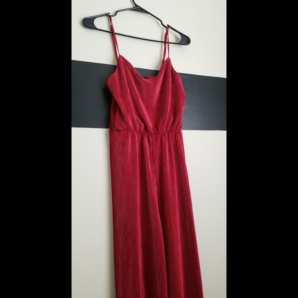 🆕️ LISTING!! NWOT FOREVER 21 CRIMSON PLISSE JUMPSUIT - Picture 7 of 16
